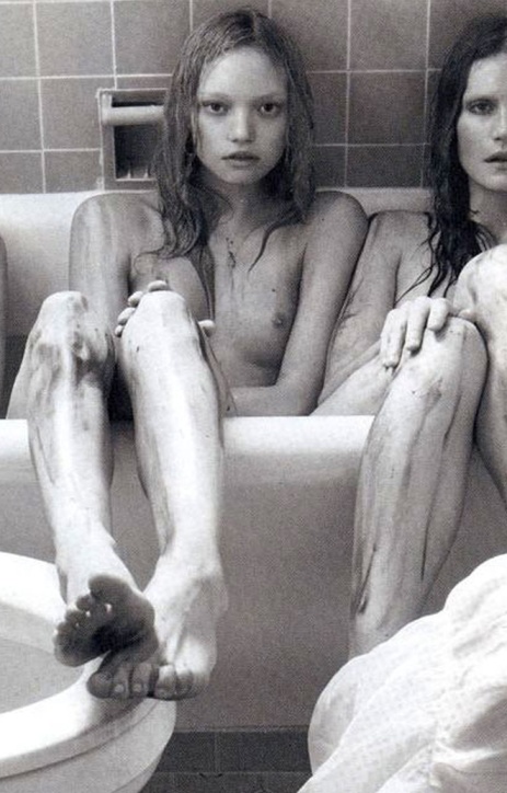 Gemma Ward nackte Brüste