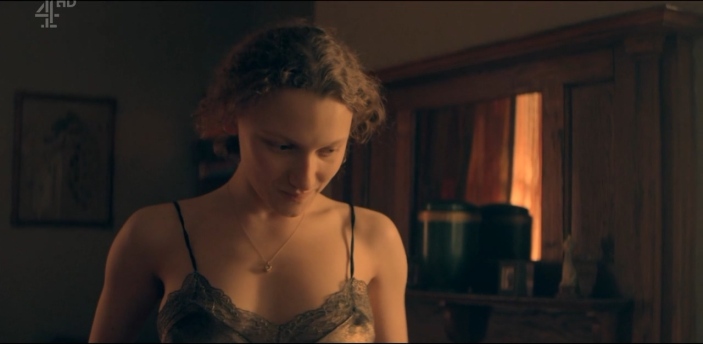 Tallulah Haddon in Unterwäsche 50